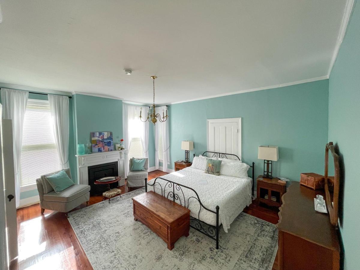 Meadows Bed & Breakfast 3*
